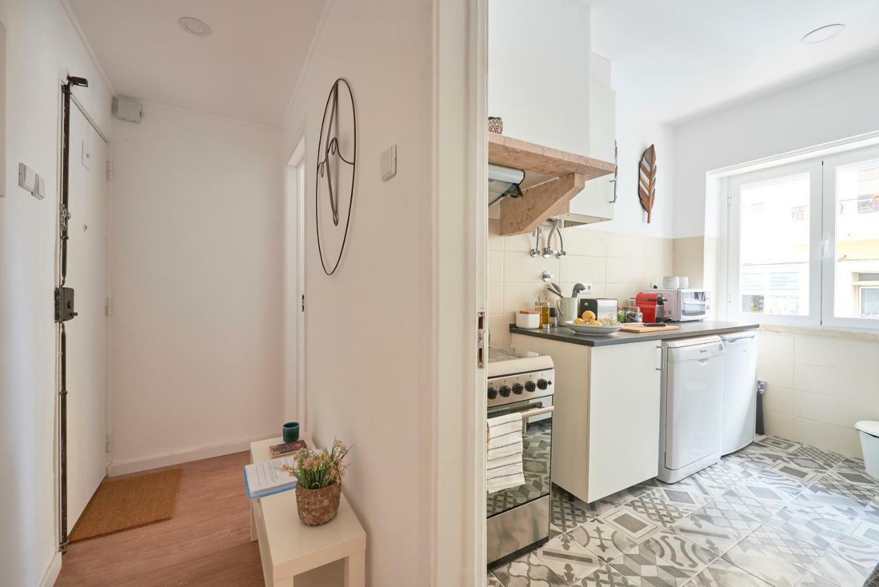 Belém Light Filled Apartment, By TimeCooler Lisboa Exterior foto